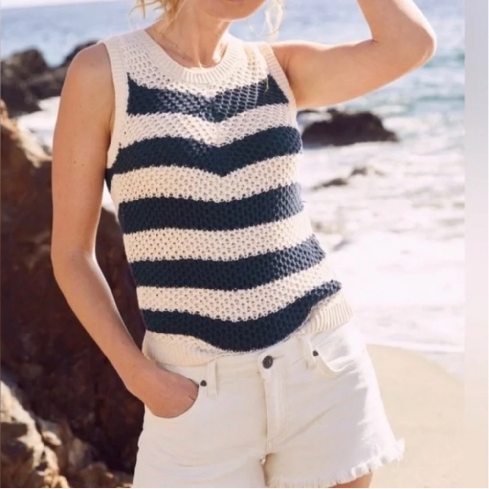 XS EVEREVE Sweater Tank